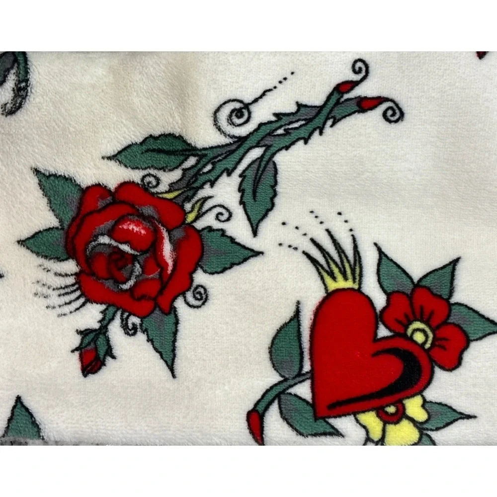 Ed Hardy Gray Multicolor 40x50 Rose Flowers Hearts Reversible Plush Blanket NEW